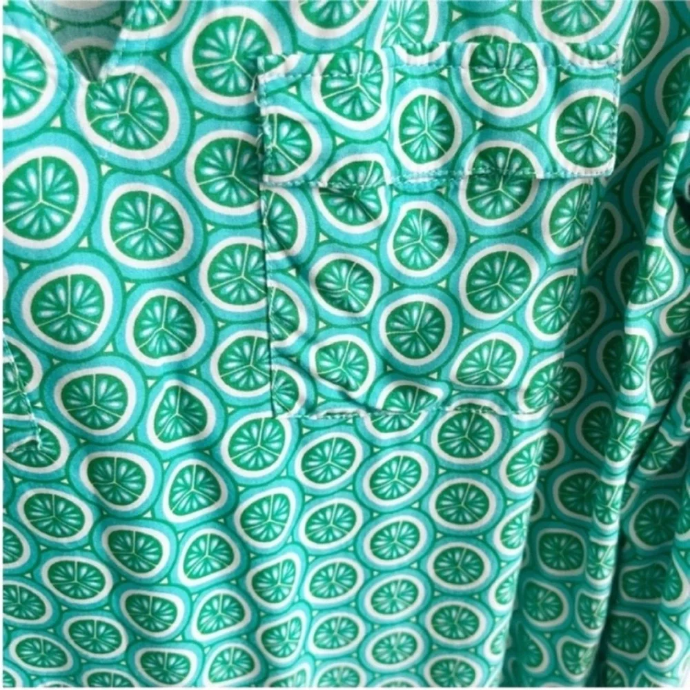 Escapada shirt green limes popover pockets rolled sleeves - Picture 3 of 9